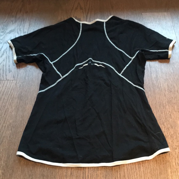 Two icebreaker merino wool tops - Picture 5 of 5